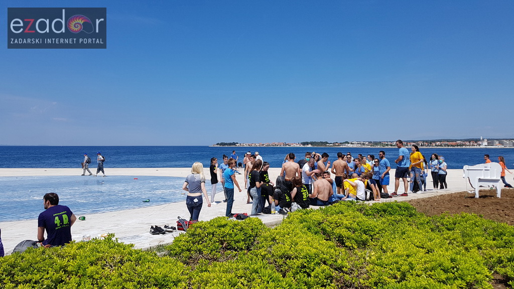 Ludijada maturanata na zadarskoj rivi