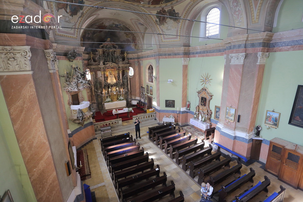 Bibinjci gradišćanskim Hrvatima darovali 1.82 metara visok kip sv. Roka Bibinjci gradišćanskim Hrvatima darovali 1.82 metara visok kip sv. Roka