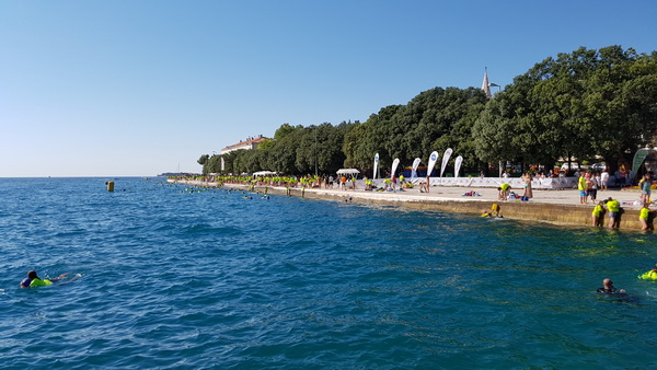 Sasvim osoban doživljaj – 10. dm Millennium Jump sa zadarske rive. Foto: Mladen Malik Barba Sasvim osoban doživljaj – 10. dm Millennium Jump sa zadarske rive. Foto: Mladen Malik Barba