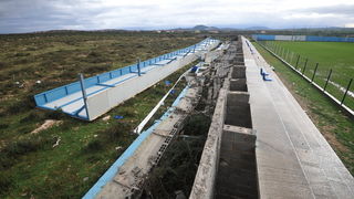 Rastane, Zadar, 301112.
Jako jugo koje je zadnja dva dana puhalo na zadarskom podrucju, srusilo je veliki dio tribine nogometnog stadiona u Rastanima.
Foto: Luka Gerlanc / CROPIX Rastane, Zadar, 301112.
Jako jugo koje je zadnja dva dana puhalo na zadarskom podrucju, srusilo je veliki dio tribine nogometnog stadiona u Rastanima.
Foto: Luka Gerlanc / CROPIX