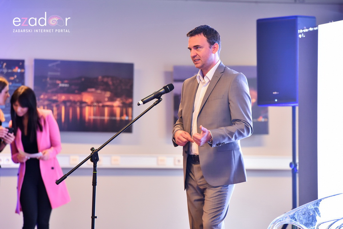 Na Višnjiku održana javna radionica “Zdravstveno usmjerena tjelesna aktivnost učenika” (ZUTA) Na Višnjiku održana javna radionica “Zdravstveno usmjerena tjelesna aktivnost učenika” (ZUTA)