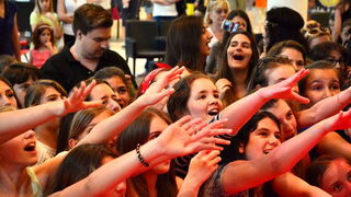 Supernova: Adio školo uz uručenje nagradnog automobila Audi A 1 i velike donacije u visini 50.000 kn HCK-u Supernova: Adio školo uz uručenje nagradnog automobila Audi A 1 i velike donacije u visini 50.000 kn HCK-u