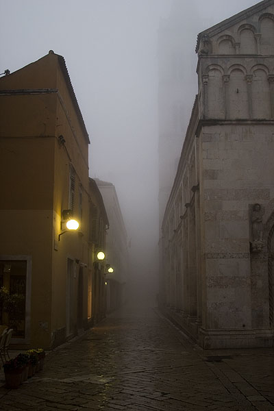 Zadar, magla svuda oko nas