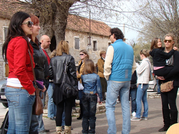 Humanitani uskrsni konvoj Zadar – Oklaj