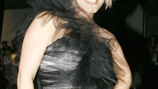 Domaće zvijezde uporno se ‘furaju’ na Rihannu (Net.hr)