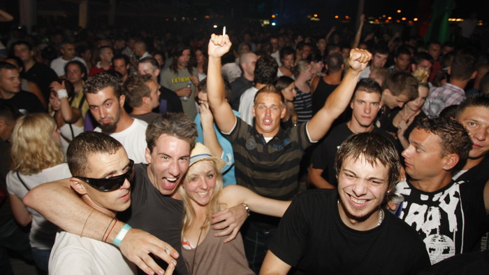 Split, 120811.
Na najvecoj DJ pozornici u Hrvatskoj Discotheque Riva Split nastupaju veceras DJ Aldo Moro, DJ Felix da Housecat, DJ Fedde le Grand, DJ James Zabiela, DJ Pero Full House i  Faithless Sound System.
Na slici: Faithless Sound System zagrijao j