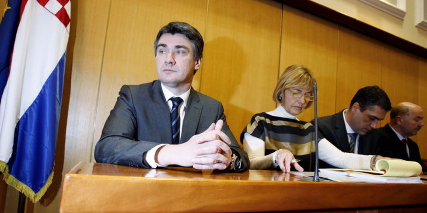 Zagreb, 190112.
Trg sv. Marka.
Nastavak sjednice Hrvatskog sabora, na kojoj se raspravlja o pristupanju Republike Hrvatske Europskoj uniji.
Na slici: premijer Zoran Milanovic.
Foto: Damjan Tadic / CROPIX Zagreb, 190112.
Trg sv. Marka.
Nastavak sjednice Hrvatskog sabora, na kojoj se raspravlja o pristupanju Republike Hrvatske Europskoj uniji.
Na slici: premijer Zoran Milanovic.
Foto: Damjan Tadic / CROPIX