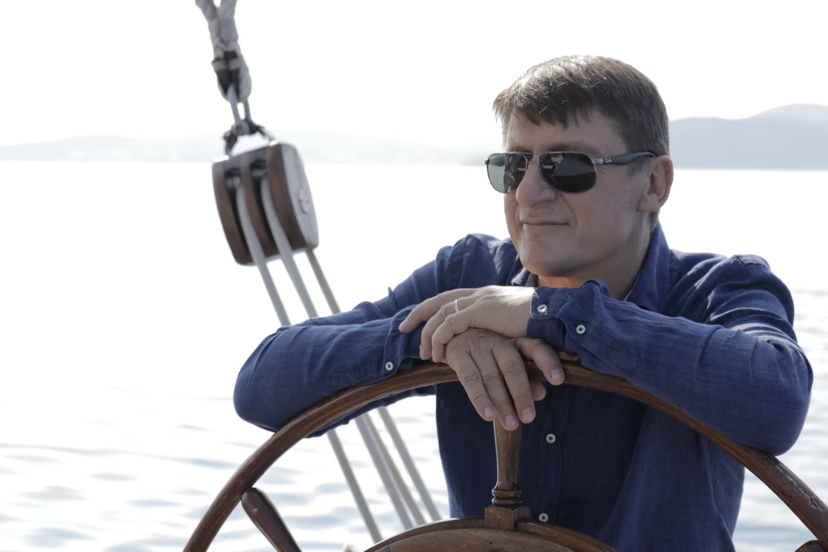 Kod otoka Prvića snimljen spot za pjesmu “Plovim” Tomislava Bralića i klape Intrade!