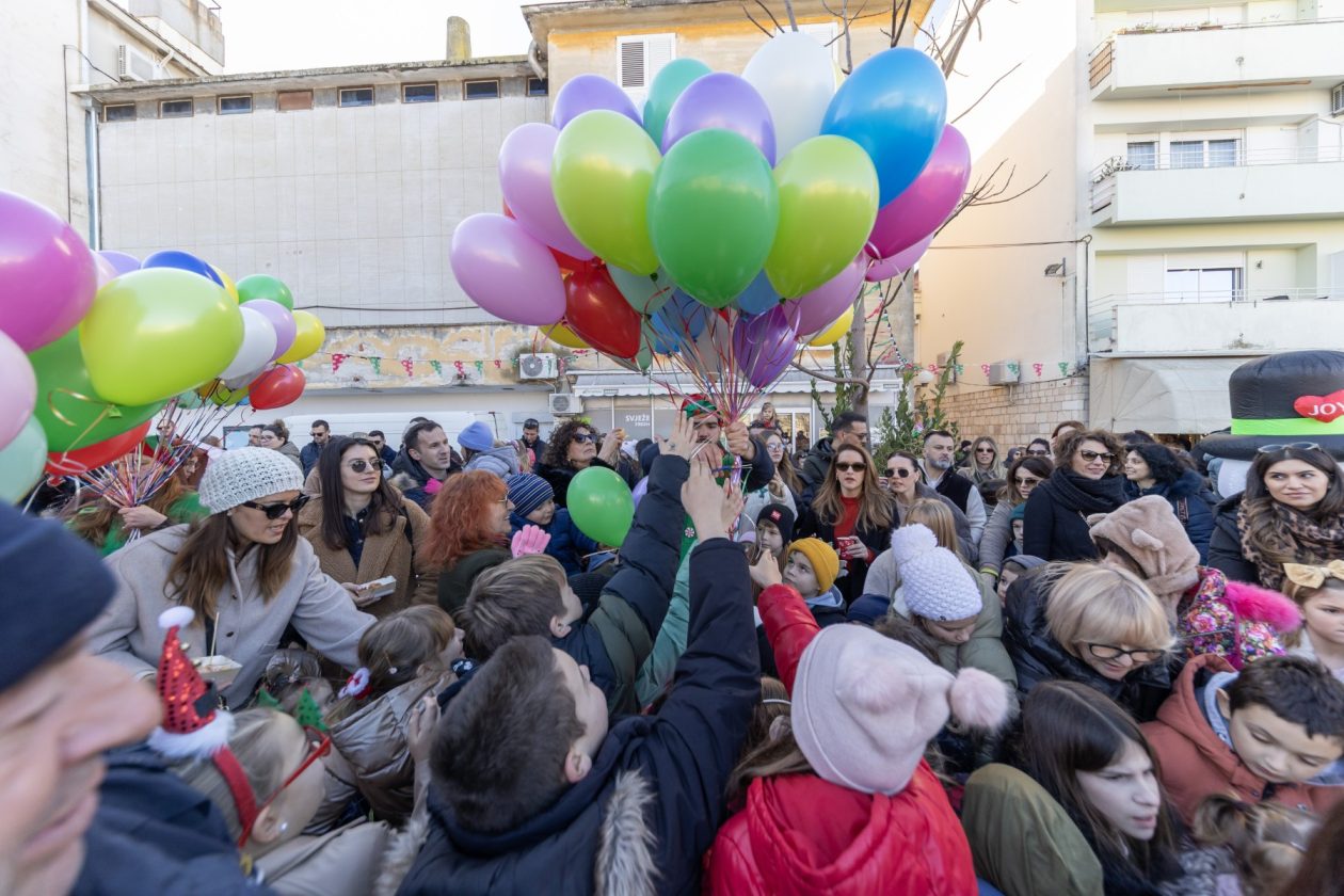 Dječji doček Nove godine na Božićnom gramofonu
