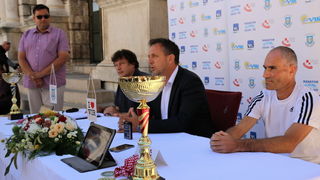 Na zadarskom Narodnom trgu najavljen Virski maraton 2016. Foto: Kažimir Škrbić/Virski list Na zadarskom Narodnom trgu najavljen Virski maraton 2016. Foto: Kažimir Škrbić/Virski list