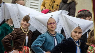 Paški zimski karneval 2017.- Maškarane skupine u karnevalskoj povorci Paški zimski karneval 2017.- Maškarane skupine u karnevalskoj povorci