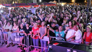 Virsko ljeto 2016: Dražen Zečić Zeko i Banana Band raspjevali i rasplesali Vir