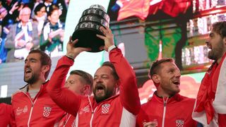 Zlatne tenisače na Trgu bana Josipa Jelačića dočekale tisuće navijača Zlatne tenisače na Trgu bana Josipa Jelačića dočekale tisuće navijača