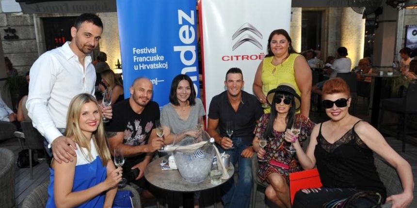 Trg bana Josipa Jelacica, Zagreb – U sklopu hrvatsko francuske suradnje i festivala Rendez Vous organiziran je francuski plesnjak u suradnji sa francuskim plesacem Nicolasom Quesnoitom. Photo: Nina Djurdjevic/PIXSELL