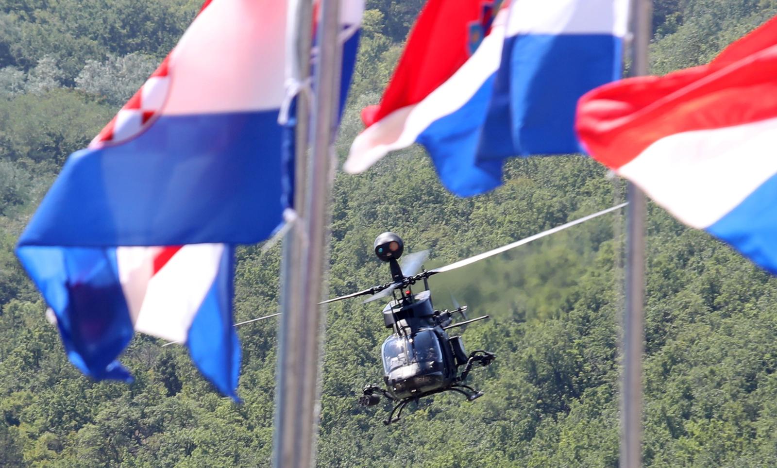 Preleti Rafalea i Krila oluje na obilježavanju 29. obljetnice VRO Oluja @ Knin Preleti Rafalea i Krila oluje na obilježavanju 29. obljetnice VRO Oluja @ Knin