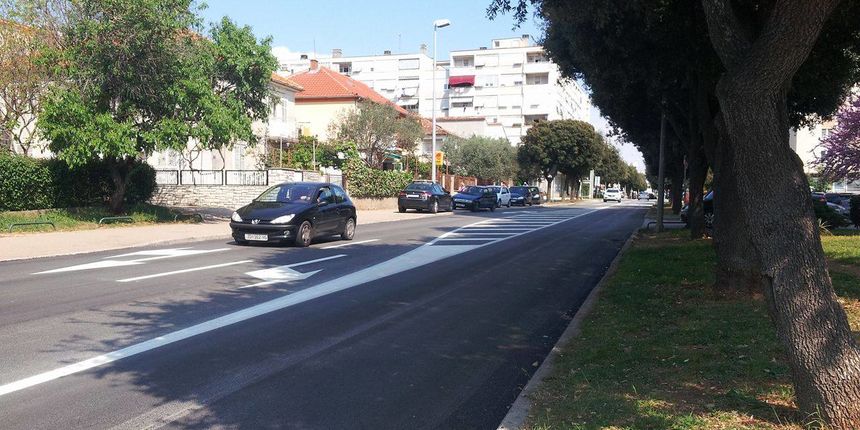 Ulica bana Josipa Jelačića, Voštarnica, promet Ulica bana Josipa Jelačića, Voštarnica, promet