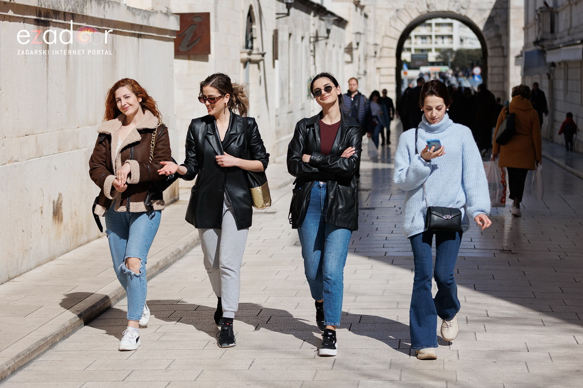 Đir po gradu, subotnja špica 19. ožujka 2022. Đir po gradu, subotnja špica 19. ožujka 2022.