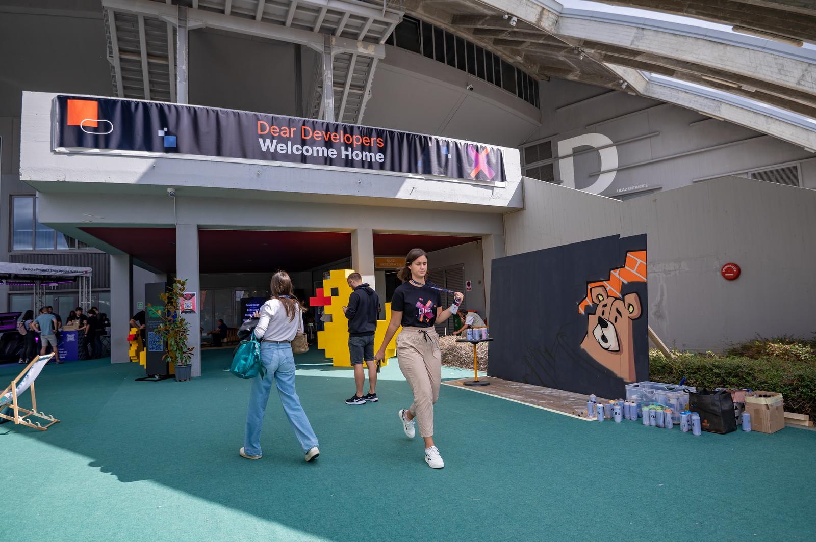 UREĐIVANJE GALERIJE: Međunarodna konferencija Infobip Shift počela na Višnjiku UREĐIVANJE GALERIJE: Međunarodna konferencija Infobip Shift počela na Višnjiku