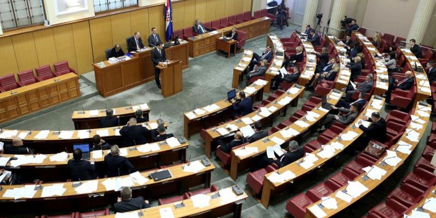 15.10.2013., Zagreb – Raspravom o izvrsenju Drzavnog proracuna u prvoj polovici 2013. godine Sabor RH je nastavio redovitu sjednicu. Photo: Patrik Macek/PIXSELL