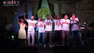 Svečani doček svjetskih prvaka Mihovila i Šime Fantele na Narodnom trgu Svečani doček svjetskih prvaka Mihovila i Šime Fantele na Narodnom trgu