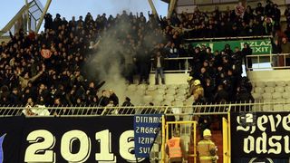 Bakljada i neredi na utakmici Hajduk – Dinamo