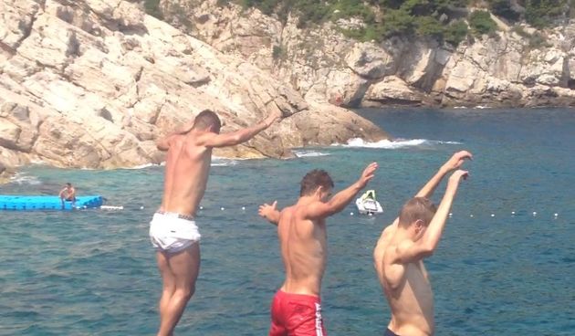 Humanitarci Džeko, Klasnić i Kolarov: ”Tri ptice lete”, foto: Twitter