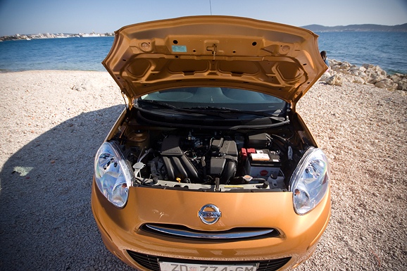 Image 943435 (auto) Image 943435 (auto)