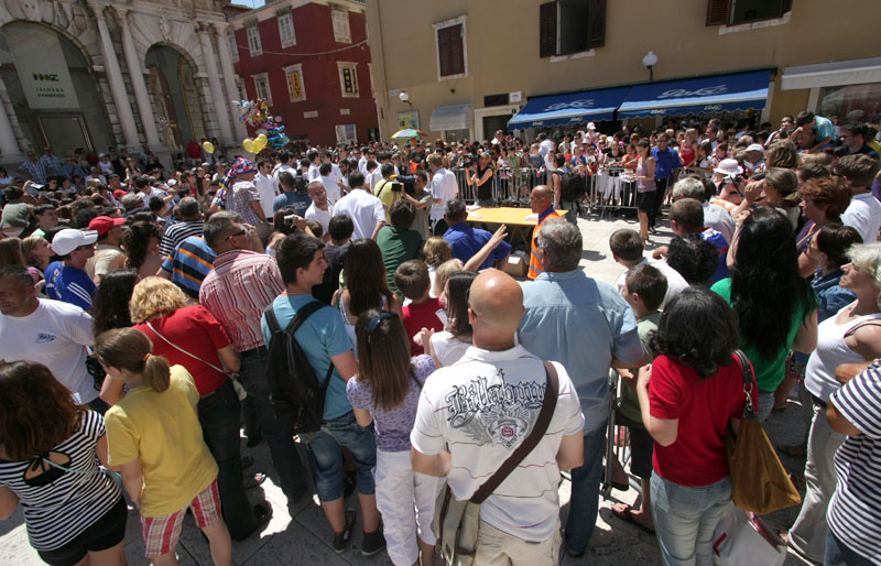 Hrvatska rukometna reprezentacija na Narodnom trgu (foto: Marin Gospić)