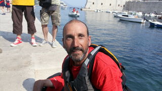 Dubrovnik, 030611.
Nakon 2500 km i dva mjeseca putovanja Welcome tim predvodjen Danielom Lackom stigao je u stari gradski Porat gdje ga je docekala limena glazba i mazoretkinje, a potom je ispred crkve Svetog Vlaha uprilicen program doceka, te u Luzi otvo Dubrovnik, 030611.
Nakon 2500 km i dva mjeseca putovanja Welcome tim predvodjen Danielom Lackom stigao je u stari gradski Porat gdje ga je docekala limena glazba i mazoretkinje, a potom je ispred crkve Svetog Vlaha uprilicen program doceka, te u Luzi otvo