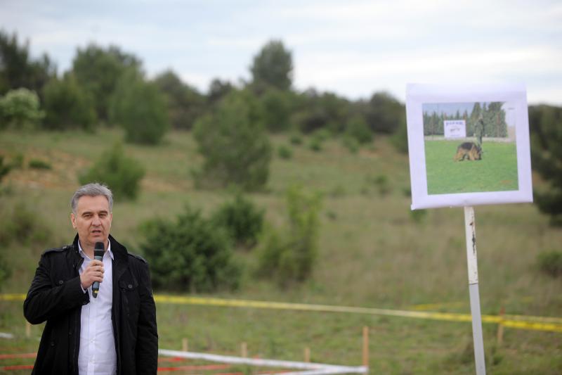 11. medjunarodni simpozij MINE ACTION 2014 odrzan je na podrucju nekadasnje vojne baze Sepurine, gdje su predstavljeni nacini u razminiravanju. Photo: Filip Brala/PIXSELL 11. medjunarodni simpozij MINE ACTION 2014 odrzan je na podrucju nekadasnje vojne baze Sepurine, gdje su predstavljeni nacini u razminiravanju. Photo: Filip Brala/PIXSELL