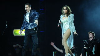 Zadar, 251110
Sportski centar Visnjik.
Koncertni spektakl TopStars.
Na koncertu pred punom dvoranom vecinom mladje publike pjevaci Tony Cetinski, Franka Batelic, Indira Vladic i Luka Bulic pjevali su glazbene hitove.
Na slici: Luka Bulic i Franka Bateli Zadar, 251110
Sportski centar Visnjik.
Koncertni spektakl TopStars.
Na koncertu pred punom dvoranom vecinom mladje publike pjevaci Tony Cetinski, Franka Batelic, Indira Vladic i Luka Bulic pjevali su glazbene hitove.
Na slici: Luka Bulic i Franka Bateli