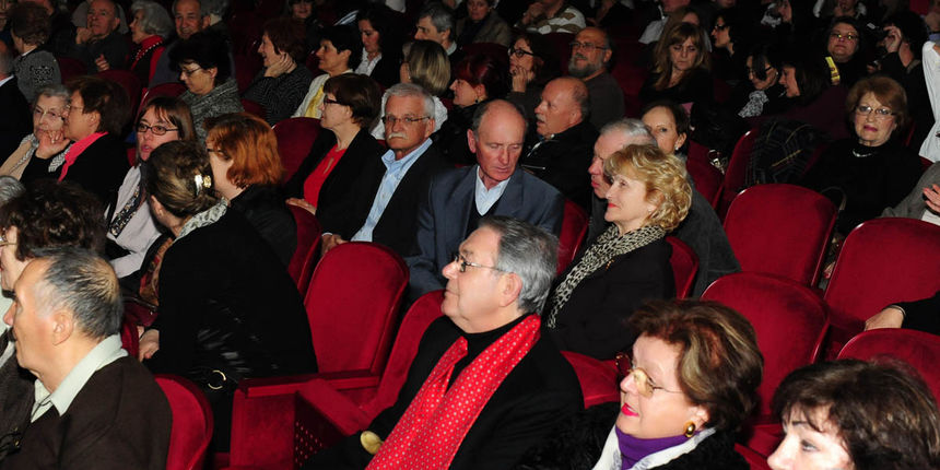 Zadar, 13.3.2014. snimio: Nenad Marčev 
Borivoj Radaković 
GRUPA 
redatelj: Mario Kovač 
igraju: Sreten Mokrović, Ranko Zidarić, 
Ivica Zadro i Iva Visković 
Kazalište KNAP (Kazalište na Peščenici) 
Dvorana HNK Zadar