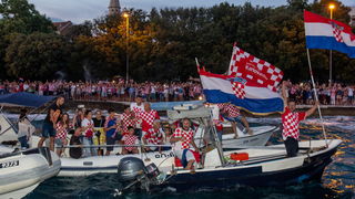 Veličanstven doček četvorice zadarskih Vatrenih od Gradskog mosta do Foruma