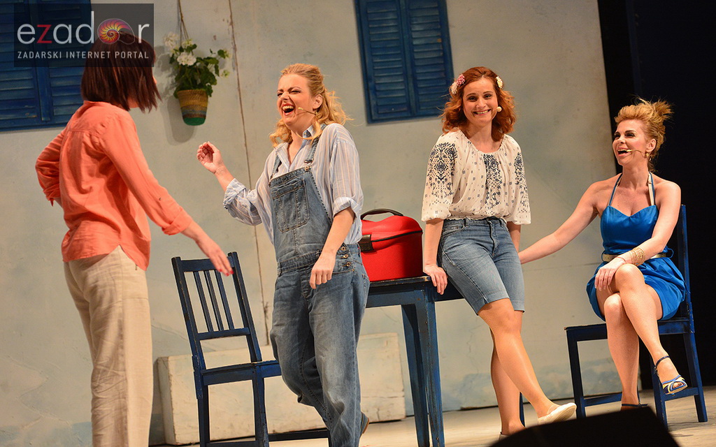 Mjuzikl Mamma Mia kazališta Komedija u dvorani Krešimir Ćosić