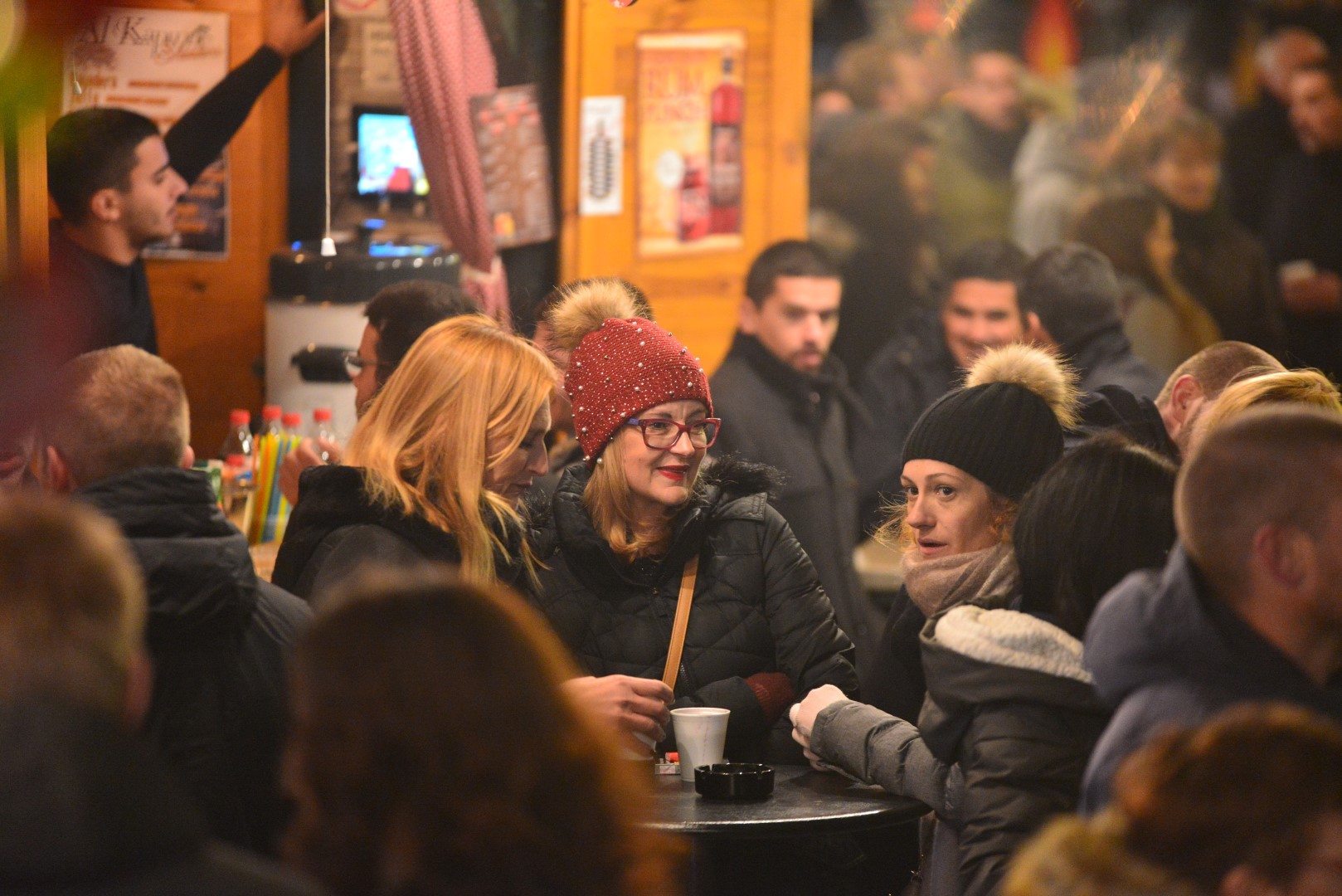 Advent u Zadru: Neno Belan i Fiumensi raspjevali i rasplesali i staro i mlado na Trgu Petra Zoranića Advent u Zadru: Neno Belan i Fiumensi raspjevali i rasplesali i staro i mlado na Trgu Petra Zoranića