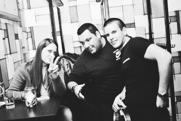 Mjesni Odbor u Maraschino Baru. Foto: Iva Perinčić Mjesni Odbor u Maraschino Baru. Foto: Iva Perinčić