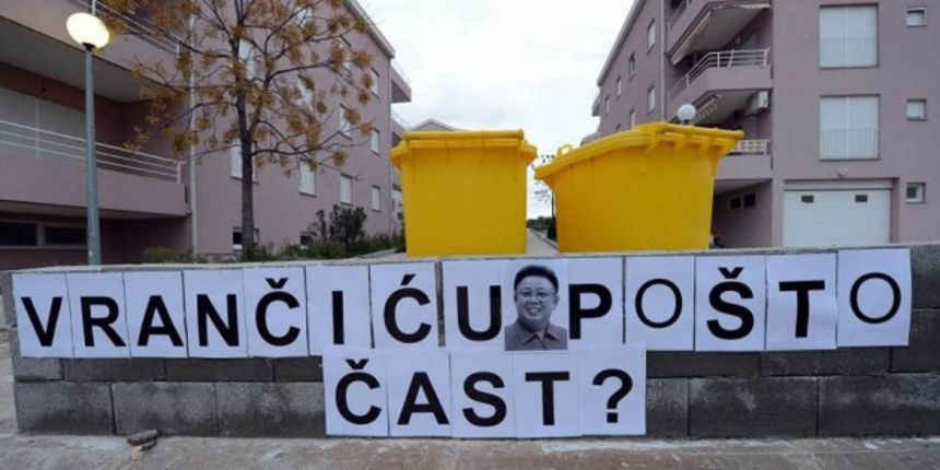 Buna na Diklu: “Vrančiću, asfaltirajte uklonjeni javni put!, foto: antenazadar.hr Buna na Diklu: “Vrančiću, asfaltirajte uklonjeni javni put!, foto: antenazadar.hr