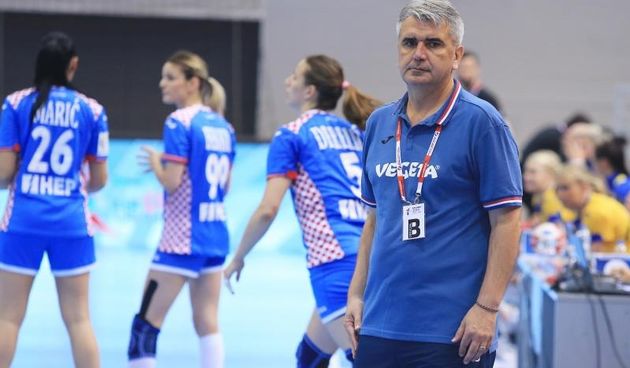 Goran Mrđen, ženska rukometna reprezentacija