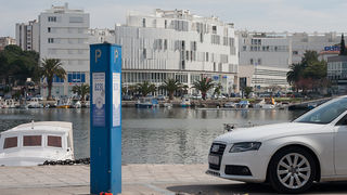 Zadar: Rasvjetni stup završio u moru, foto: Leo Banic