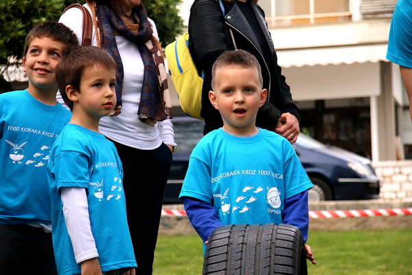 Sportska manifestacija za djecu “1000 koraka kroz 1000 ulica” SŠ “Loptica” Sportska manifestacija za djecu “1000 koraka kroz 1000 ulica” SŠ “Loptica”