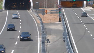 Zadar, 300509.
Danas je na odmoristu Marune odrzana svecanost otvaranja tunela Mala Kapela i Sv.Rok. Svecanosti su prisustvovali : Stipe Zrilic, Mario Lovricevic, Jurica Prskalo, Bozidar Kalmeta, Darko Milinovic, Zdravko Livakovic, Zvonimir Vrancic.
Foto: