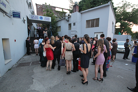 Maturalna večer gimnazije Franjo Petrić (foto:Saša Čuka) Maturalna večer gimnazije Franjo Petrić (foto:Saša Čuka)