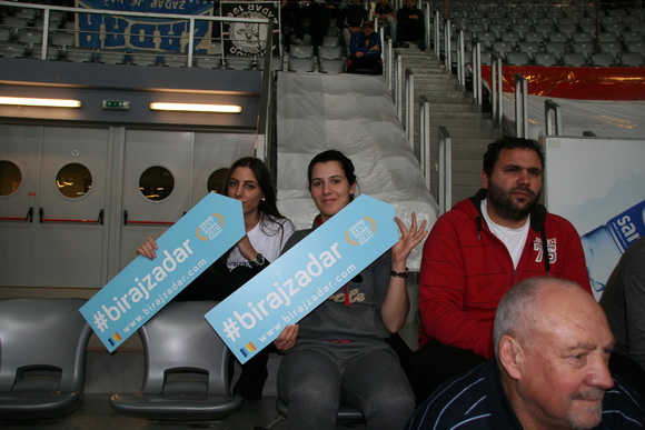 Košarkaši i navijači KK Zadar podržali akciju #birajzadar Košarkaši i navijači KK Zadar podržali akciju #birajzadar