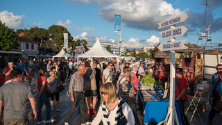 11. Gastol stol na biogradskoj rivi. Foto: Vinko Pešić 11. Gastol stol na biogradskoj rivi. Foto: Vinko Pešić