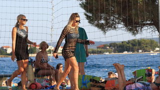 Na plaži Punta u Bibinjama održan 6. Memorijalni turnir u odbojci na pijesku za Tomislav Sikirića – Siku. Foto: Leo Banić Na plaži Punta u Bibinjama održan 6. Memorijalni turnir u odbojci na pijesku za Tomislav Sikirića – Siku. Foto: Leo Banić