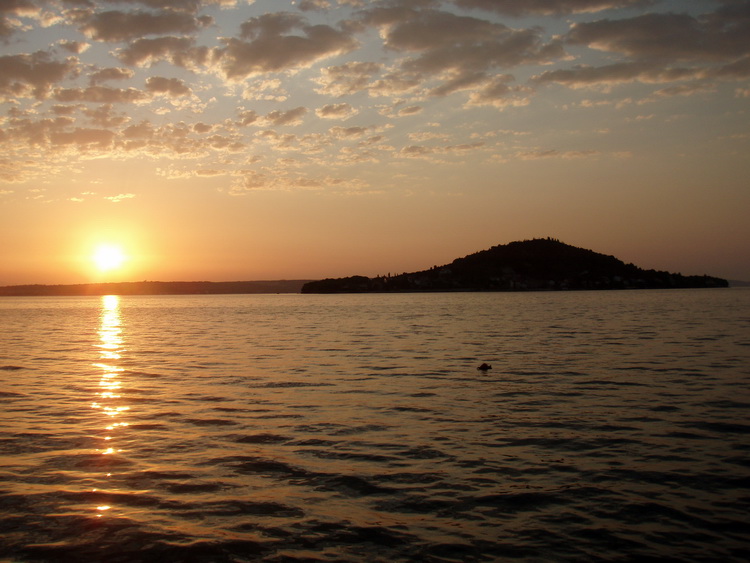 Preko: Svitanje 27. kolovoza 2011, Foto: Jasna Marcelić Preko: Svitanje 27. kolovoza 2011, Foto: Jasna Marcelić