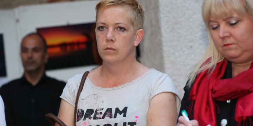 Humanitarna izlozba za pomoc tesko bolesnoj mladoj zadranki Ani Pavic i njenoj kceri Aurori. Zadarski fotografi amateri i profesionalci njih 37 odazvali su se ovoj akciji doniravsi fotografije, Foto: Željko Mršić/PIXSELL