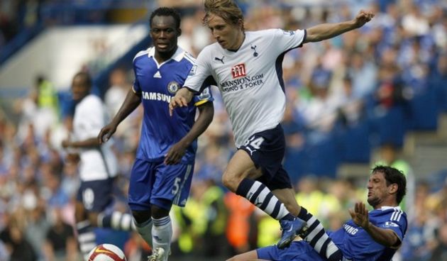 Luka Modrić vs Chelsea (Foto: Reuters)