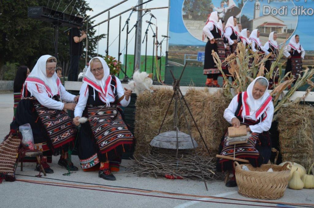Folklor, ravni kotari, običaji, tradicija