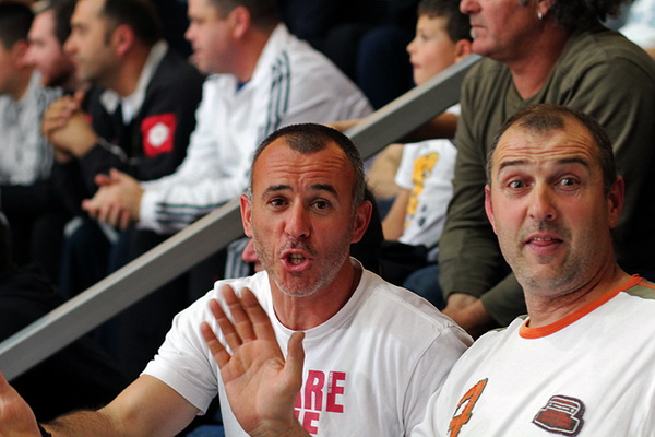 Najbolji navijači na svitu na utakmici Zadar-Cibona, Foto: Mia Čop Najbolji navijači na svitu na utakmici Zadar-Cibona, Foto: Mia Čop